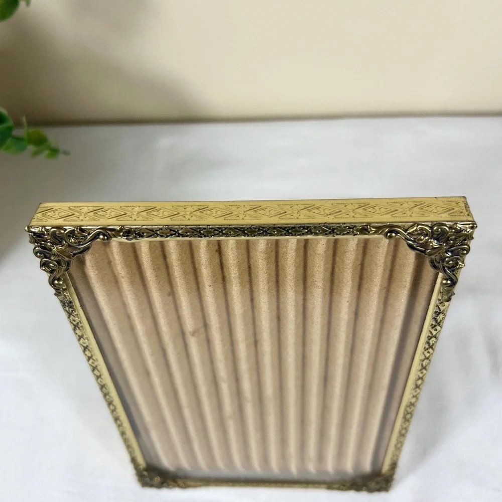 Vintage Gold Metal Ornate Picture Frame | 5x7